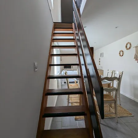 Les Petits Bonheurs De Sylvia Nyaraló *